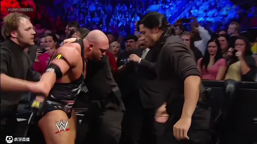 圣盾军团霸气首秀，三重炸弹摔，绝杀莱贝克！ #WWE #圣盾军团 #CM朋克  #罗曼雷恩斯