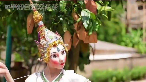 “文化瑰宝世代传承” 中国人是真的做到了诶#九月解码神鸟舞与山林的共生仪式 #被紧那罗舞的自由律动触