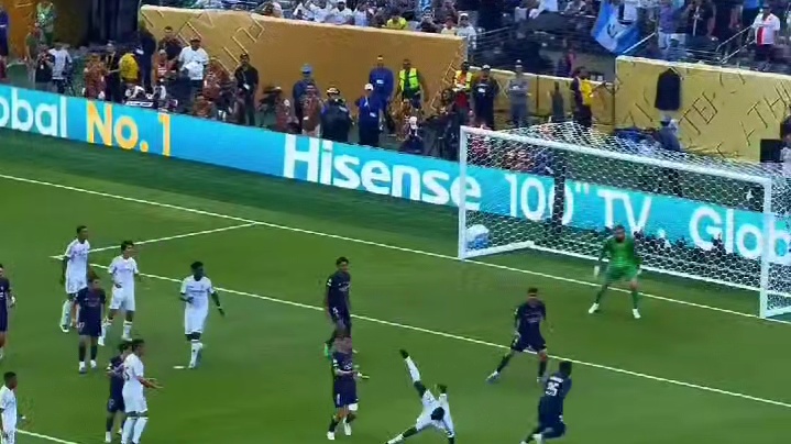 吕迪格！我的主队要你好看