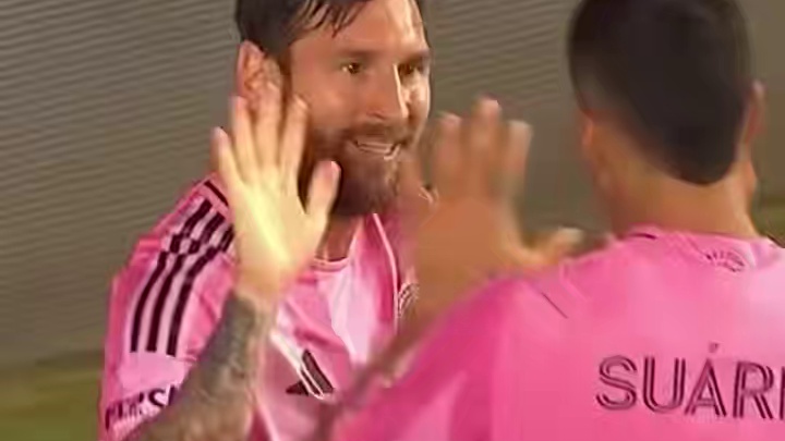 门将送礼，梅西连续五场梅开二度！