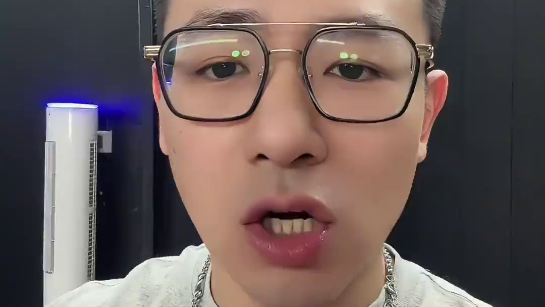 哈基硕！桃田的腰伤怎么回事？你给解释一下 #羽毛球 #徐硕干桃田 #西安林丹杯 #桃田腰伤退赛 #小