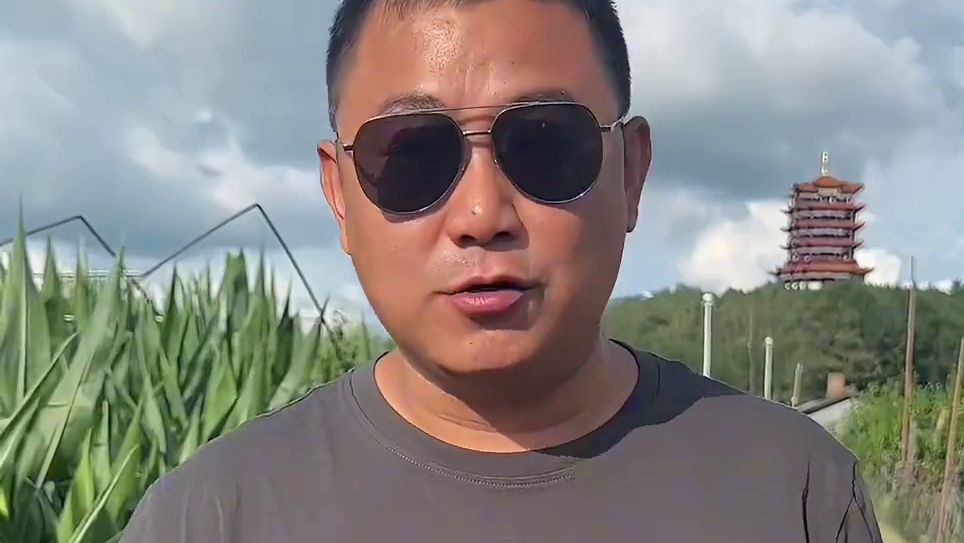 黑龙江大地之眼潜水探秘 宝清小天池据说有100米深？水下会有什么遗迹？我们下水一探究竟！#祺哥潜水 