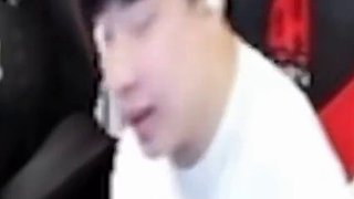 寵兒被質(zhì)問全明星為何不放水讓DOO拿皮膚 寵兒正面回答：首先職業(yè)選手得有職業(yè)道德，不可能打假賽，其次