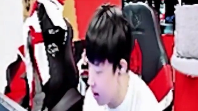 宠儿表示内心肯定想DOO赢，但要对得起职业选手的底线，直言DOO还年轻迟早拿到属于他的皮肤！#202