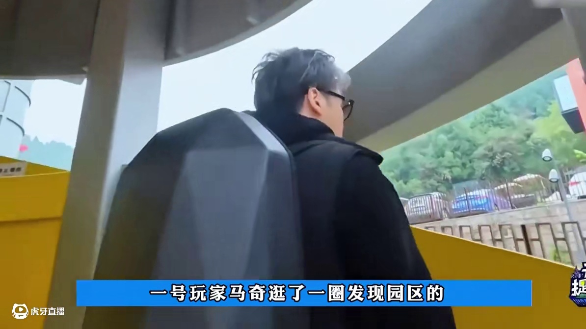 国内版硬核躲猫猫 各路伪装大神齐聚一堂，逆天躲藏能否逃过特种兵猎人的搜捕#躲猫猫 #奇葩挑战