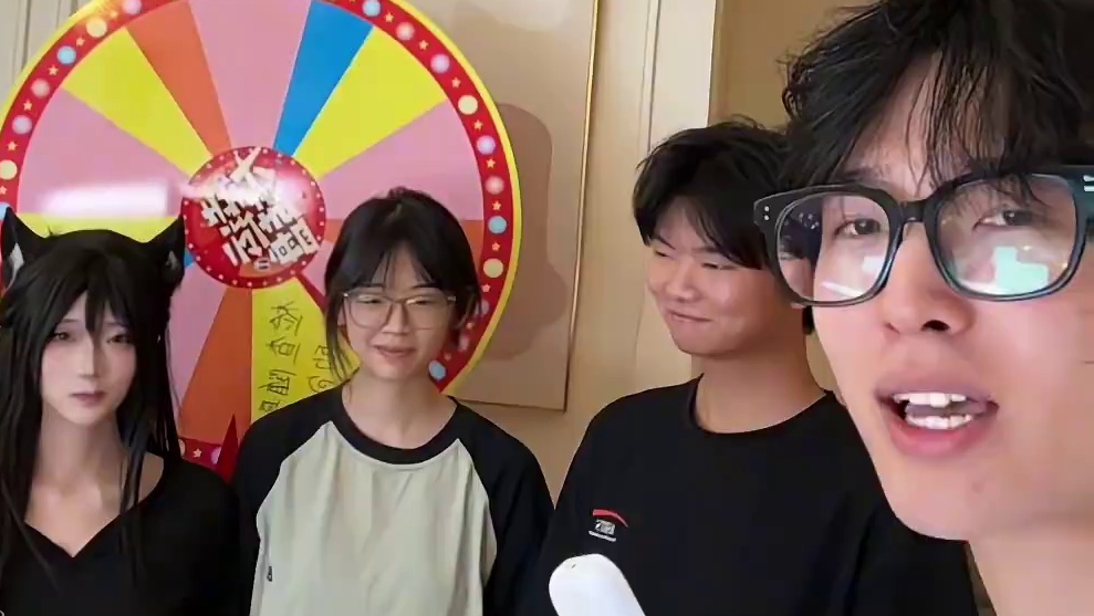 晚上来看游戏，不见不散 #家庭亲子互动游戏 #粉丝见面会 #免费 #游戏 #朋友