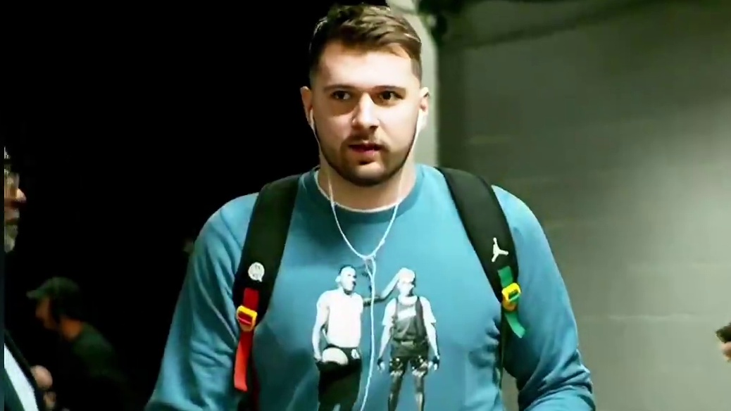 东契奇三分绝杀森林狼，登上热搜