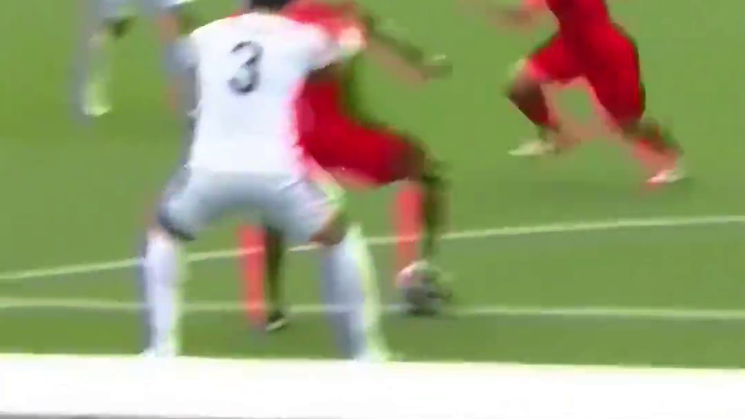 国足东亚杯首球！黄政宇张玉宁连续配合，前者突入禁区低射打入国家队处子球