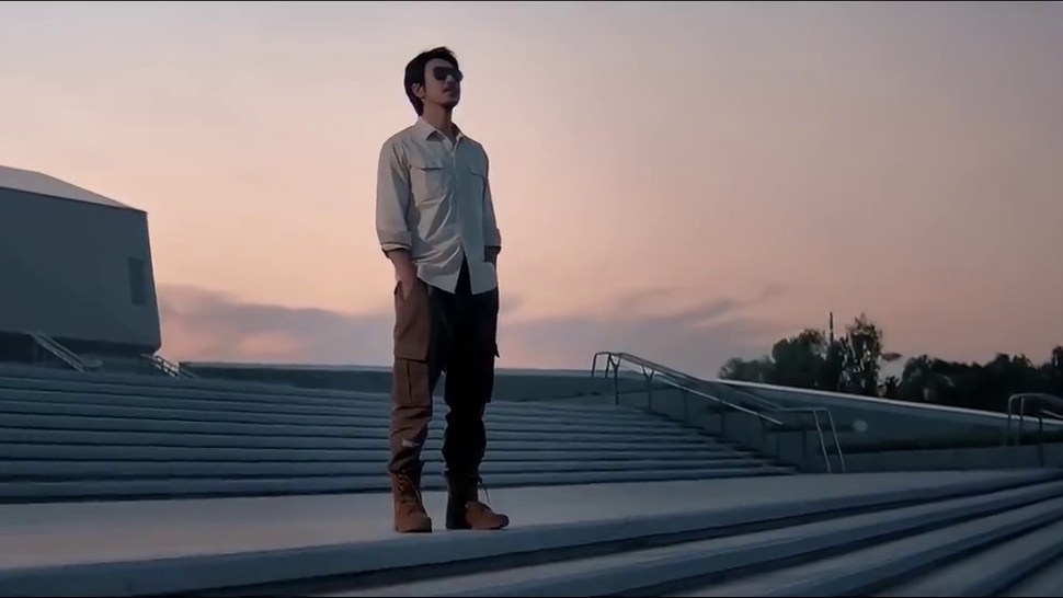 拓子哥，有品味！和江奇霖一起 跨界不止，奔赴自由！#明星都在开坦克700