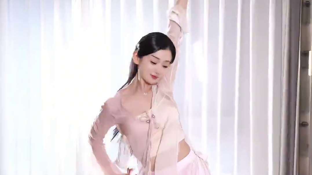 她在远方等你#鸳鸯戏舞蹈挑战 #鸳鸯戏#古风舞蹈#浅跳一下