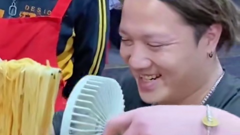 八戒拿麻袋来进货！ #螺蛳粉