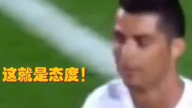 敢拼才有机会！张玉宁自己拼出单刀，但很可惜被扑出