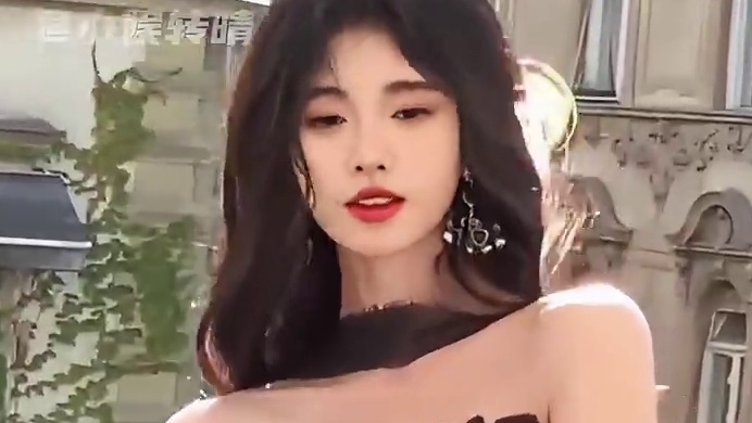 竹林里这个眼神太绝#鞠婧祎 #来战 #路透 #阿黛