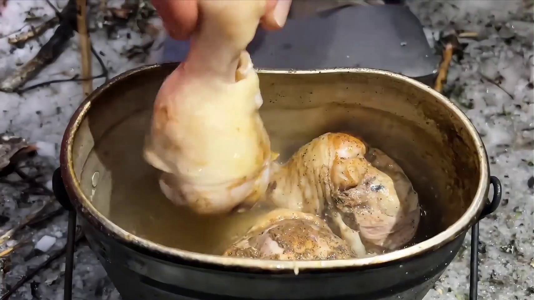 原来极地露营还能这样玩 #瓜子二手车 #极地露营#雪中露营