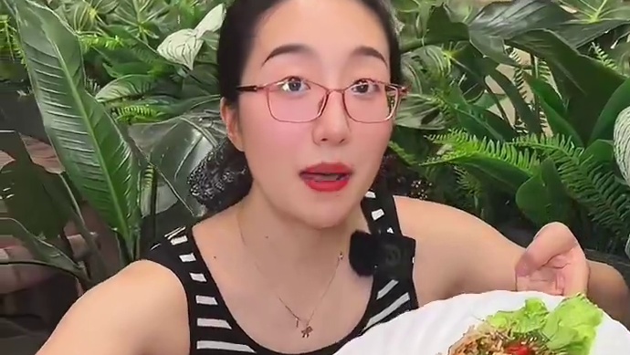 眉山也能吃到云贵川融合菜系，菜品分量足，味道正宗，环境也好，很适合三五好友小聚或者情侣约会！#眉山莯