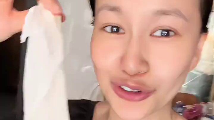 我只能说小脸蜡黄的宝儿，坚持用一用一个不吱声~皮肤发光发亮肉眼可见…#咪咕哈啦湿敷水 #提亮肤色改善