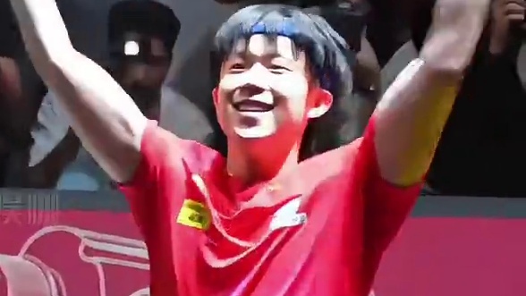 为何王楚钦打比赛腿上总绑一根“黑带”？本以为耍帅，了解真相才知那是赛场“保命符” #王楚钦 #孙颖莎