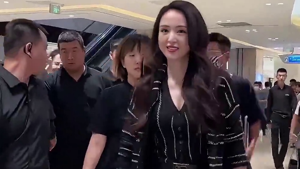 为何张维伊能走进董璇的生活？回看她的过往经历，才知一切都是命中注定 #张维伊 #董璇  #董璇再婚 