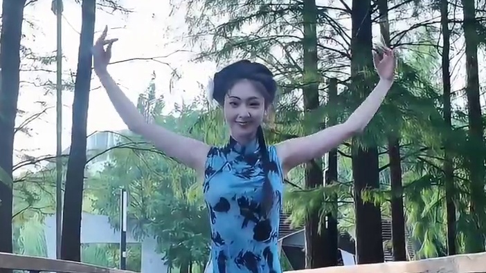 牵丝戏｜你憔悴 我替你明媚～
#古典舞 #旗袍 #向全世界展示中国舞 #舞蹈翻跳