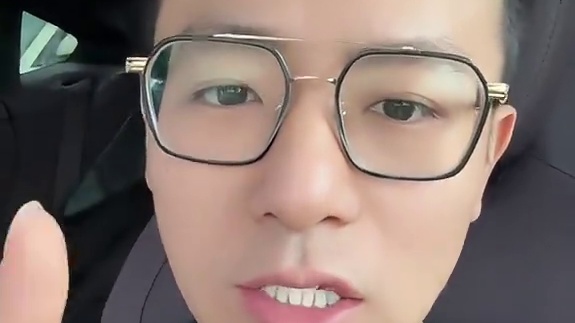 晚上7点，锁定小阳哥直播间。林丹杯徐硕128进64强 #小阳哥#徐硕#羽球人的黄埔军校#林丹杯#羽毛