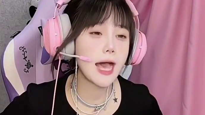 爱吃炸鸡有问题吗#饱饱 #声优 #甜妹 #搞笑日常