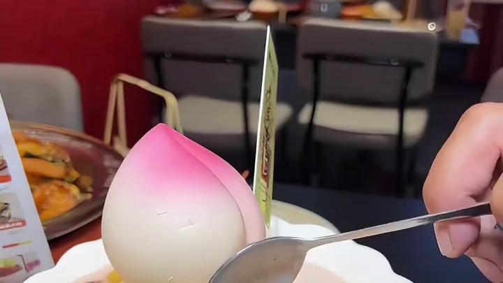 猴山山下不止有麻辣香锅，甜品创新起来也是无法抵抗呀 #猴子山下麻辣香锅 #解暑美食 #新品上市