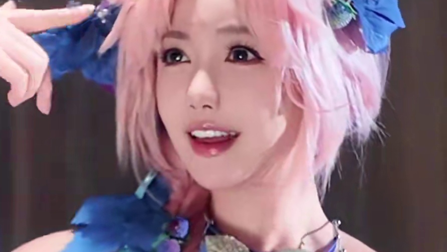 我和你初遇#听夜雨dj版手势舞挑战#王者荣耀#艾琳陌上桑#cos