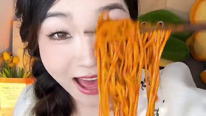 火鸡热干面！！姐妹们真的爽啊！又辣又爽！每一根面条裹满了麻酱！#夜宵吃什么 #火鸡热干面 #面条的n