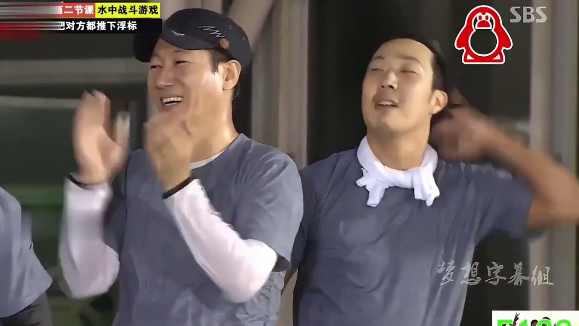 我哥我弟组合（表面兄弟背地里老是要作死挑战老虎的哈哈）金钟国：HAHA是我人生最后一个骗子