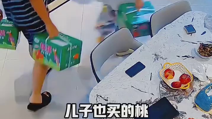 重点：三个人没有一个急眼