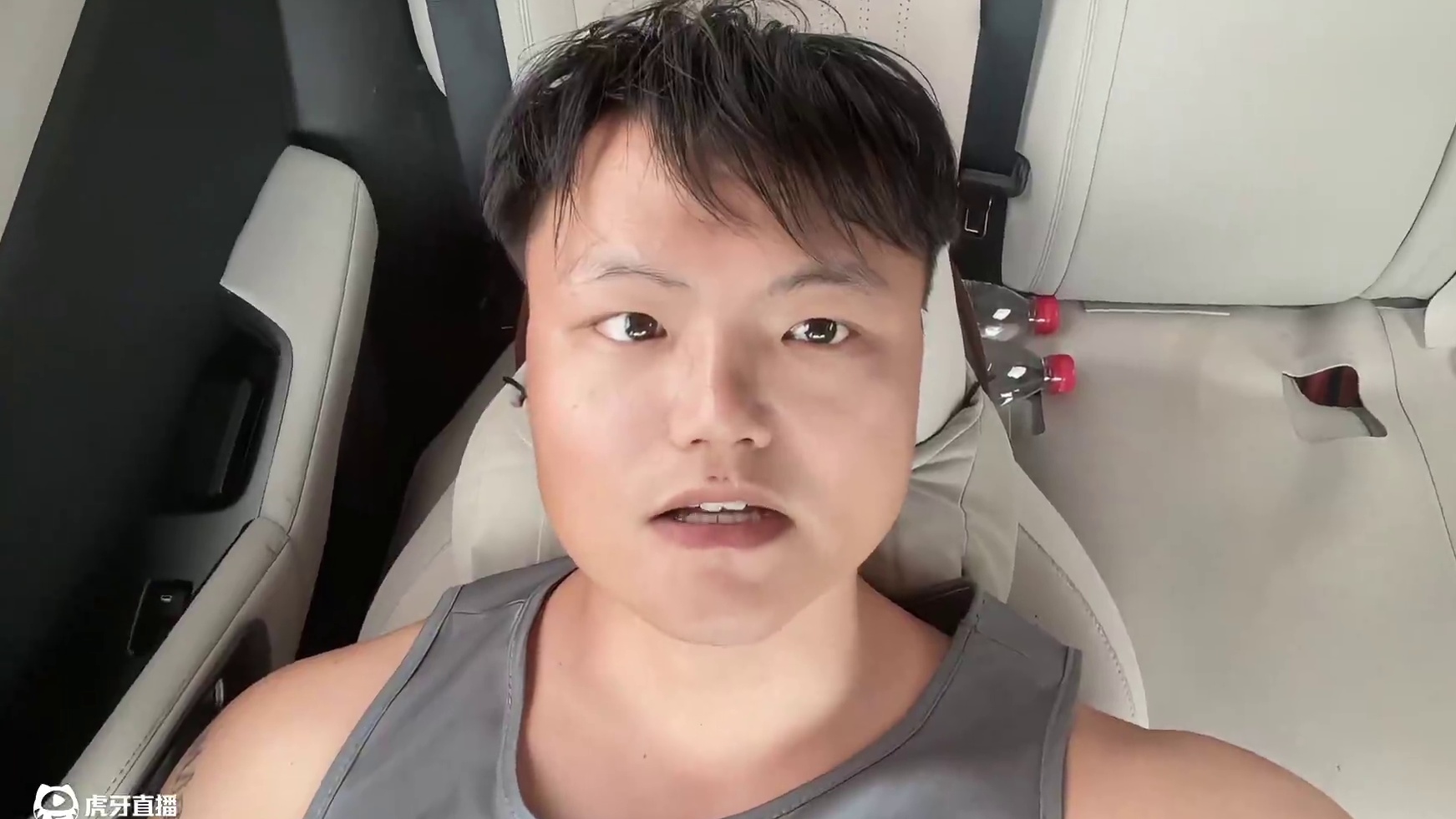 万能生命力拍照姿势 每一帧画面，都是时光的私语言，我用镜头倾听，欢迎评论区分享你的拍照姿势照片 #拍