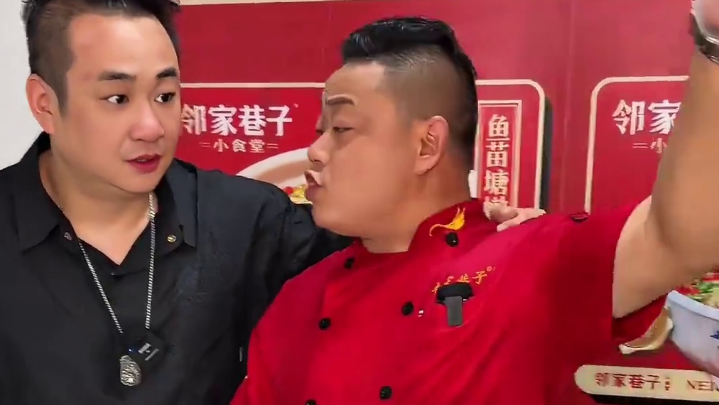 南昌人对米粉的喜爱是刻在DNA里面的，万物皆可粉！这个鳜鱼煮粉一定是被低估的江西菜！鱼汤的鲜美加上江