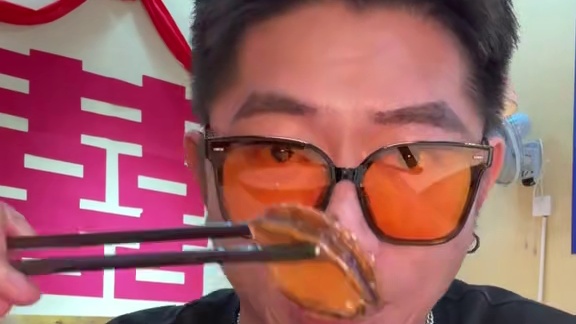 乔司人地锅鸡都是吃这么好的吗！黑脚鸡！鲍鱼还有大虾！这个价格赶紧囤#寻味烟火气 #发现宝藏小城 #杭