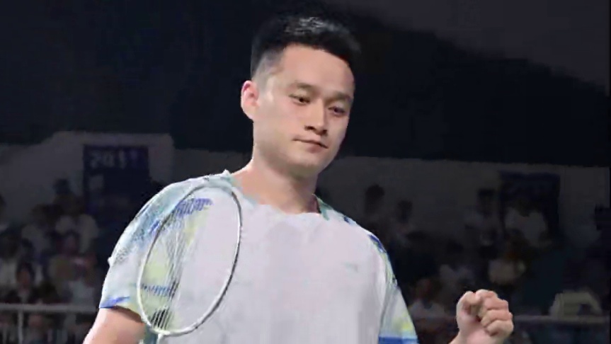 焦点之战 周泽奇31：17战胜徐硕晋级八强#郴州林丹杯 #林丹杯羽毛球公开赛 #羽毛球