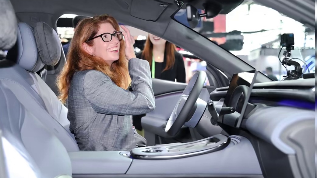 你们绝对想不到在链博会小鹏G7有多受欢迎！ #超20国代表团链博会争相体验小鹏G7 #小鹏智驾太强了