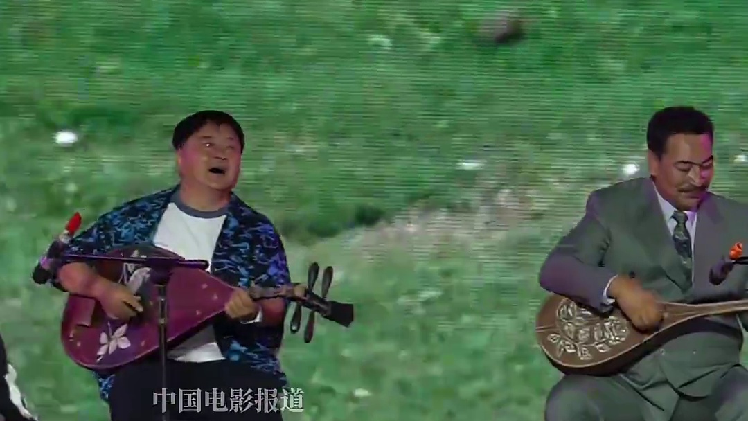 #电影巴扎喜事首映礼  #电影巴扎喜事 在新疆喀什举办首映礼 主创们唱歌跳舞氛围也太好了