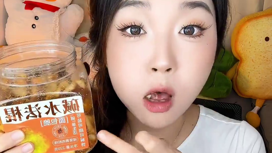 碱水法棍面包丁！6个口味，酥酥脆脆的可香啦！抱着追剧不要太爽咯#零食推荐 #解馋 #碱水法棍面包丁 