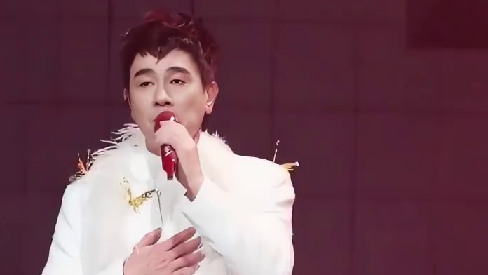 陈小春长沙演唱会《我爱的人》直拍，是谁的青春DNA动了！ #陈小春#我爱的人#现场版live#陈小春