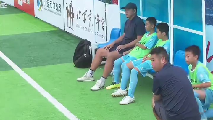 百队杯“我的时刻”：读懂少年的蓄力，见证他们的绽放 #我和我的百队杯 如果说百队杯是一方舞台，那么足