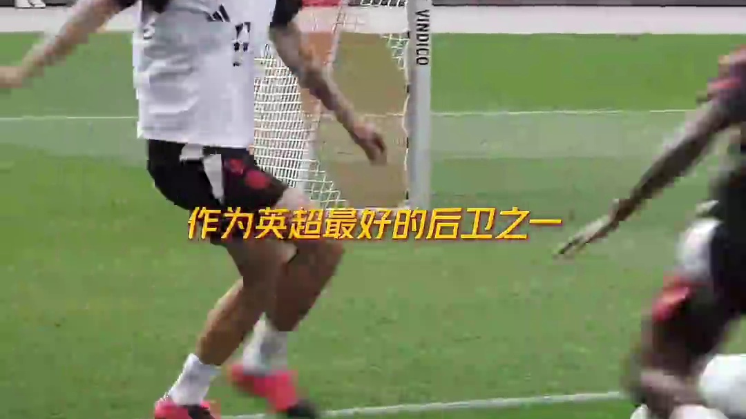 主教练正在场下热身！孔帕尼要不真考虑给自己注册下？