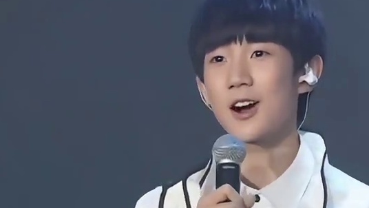 陪着你走到更大的舞台，你就是全宇宙最最最骄傲的王源！#王源#王源鸟巢演唱会获批#王源宇宙无敌大狂欢