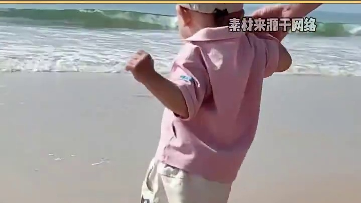 沙滩清洁卫士：以后再沙滩上赤脚再也不怕被扎了 #科技改变生活 #黑科技 #沙滩 #机器人