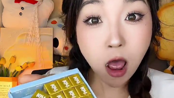 它是酸甜口的！解馋！到底是谁能拒绝啊！小朋友大朋友都会爱的kiri甜心小酪！！#零食推荐 #这也太好