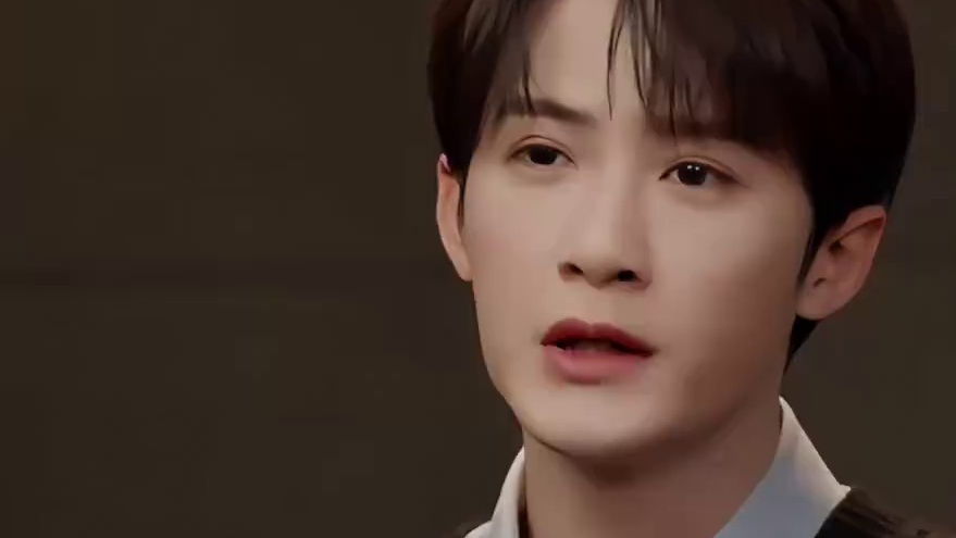 檀健次谈演员一夜爆红