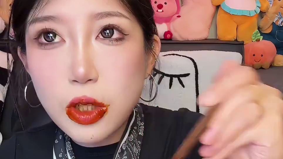 双倍辣 里面有两包火鸡面酱！份量也升级了！比之前多了！辣度在中辣偏上了哈 喜欢吃辣的姐妹放心拍！ #