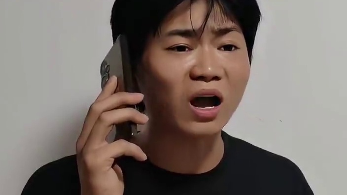 骚扰者：生病了？罚你给我转200#搞笑 #一人分饰多角 #真实还原