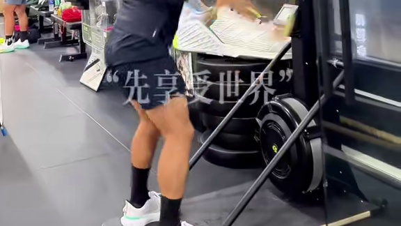 Hyrox香港站  倒计时5天 赛前一起合练 全力以赴备战    热血沸腾逐梦 
#OBC
#阿暴
