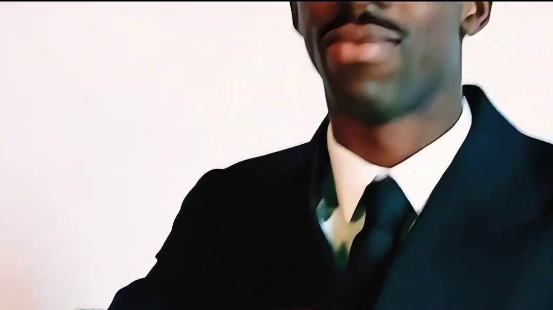 我们都曾是追光的孩子，只不过现在光刚好落在了我身上！