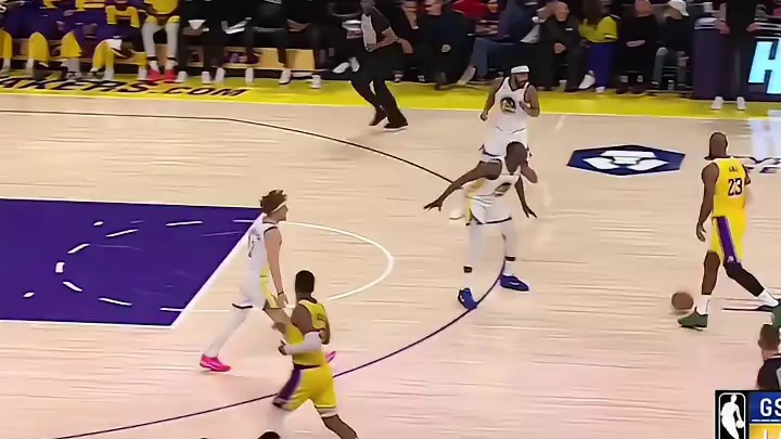 朋友 年纪轻轻 越是逆风 越是要昂首挺胸