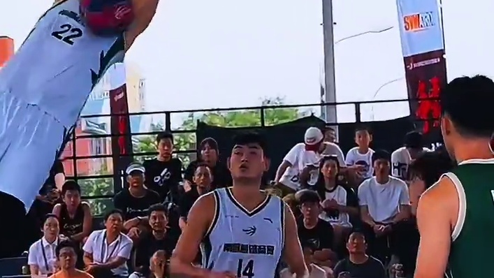 拉西斯首秀，惊艳全场#超三联赛 #展现英雄城风采